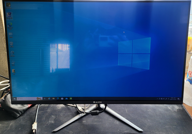 I am selling my Mtac 24 inch monitor Alion F2405 (Class B).