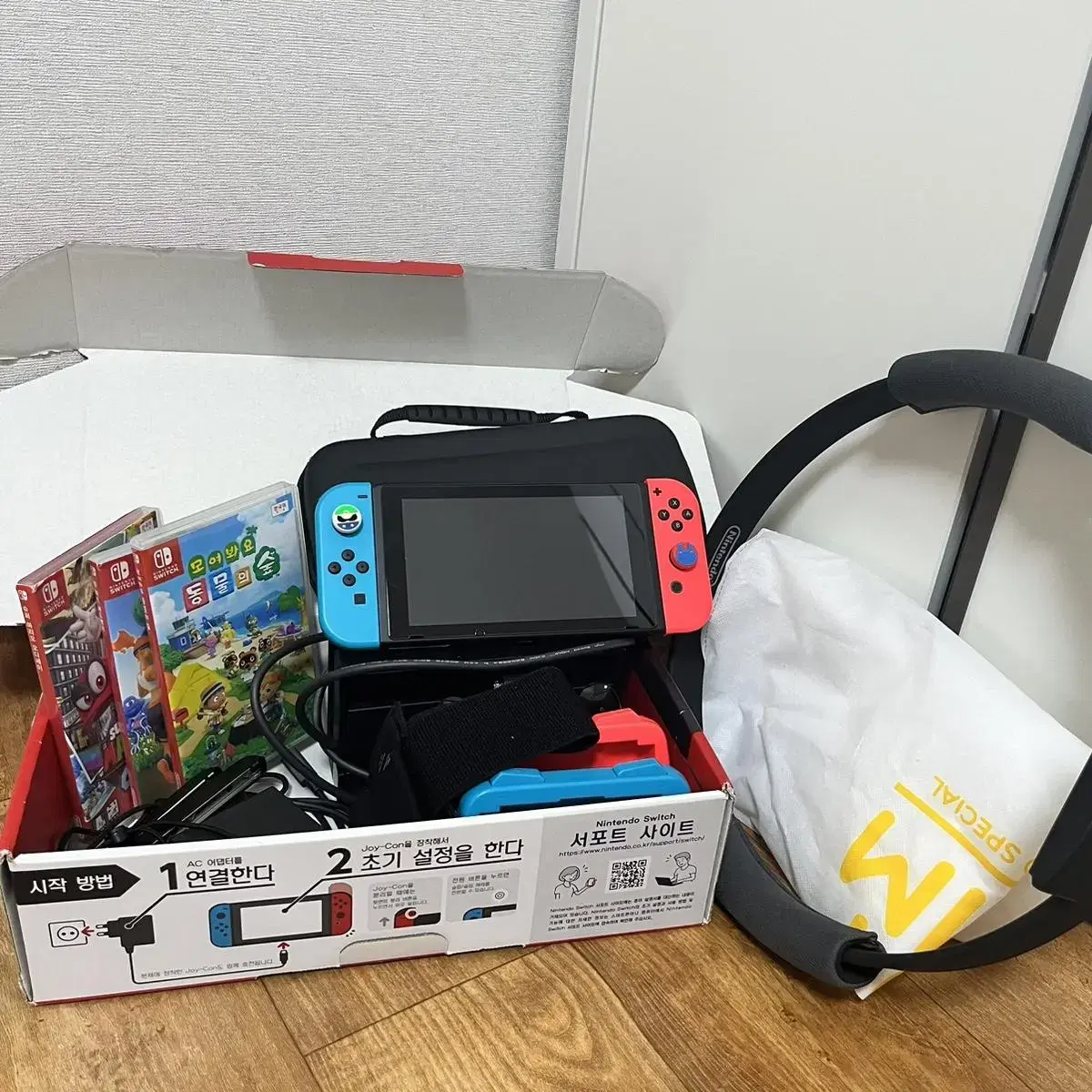 Nintendo Switch (with lots of chips and free gifts) Cool, you can go anywhere