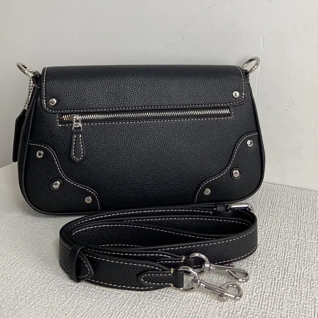 코치 밀리 숄더 백 CF438 Millie Shoulder Bag