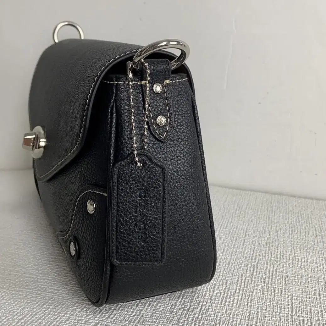 코치 밀리 숄더 백 CF438 Millie Shoulder Bag