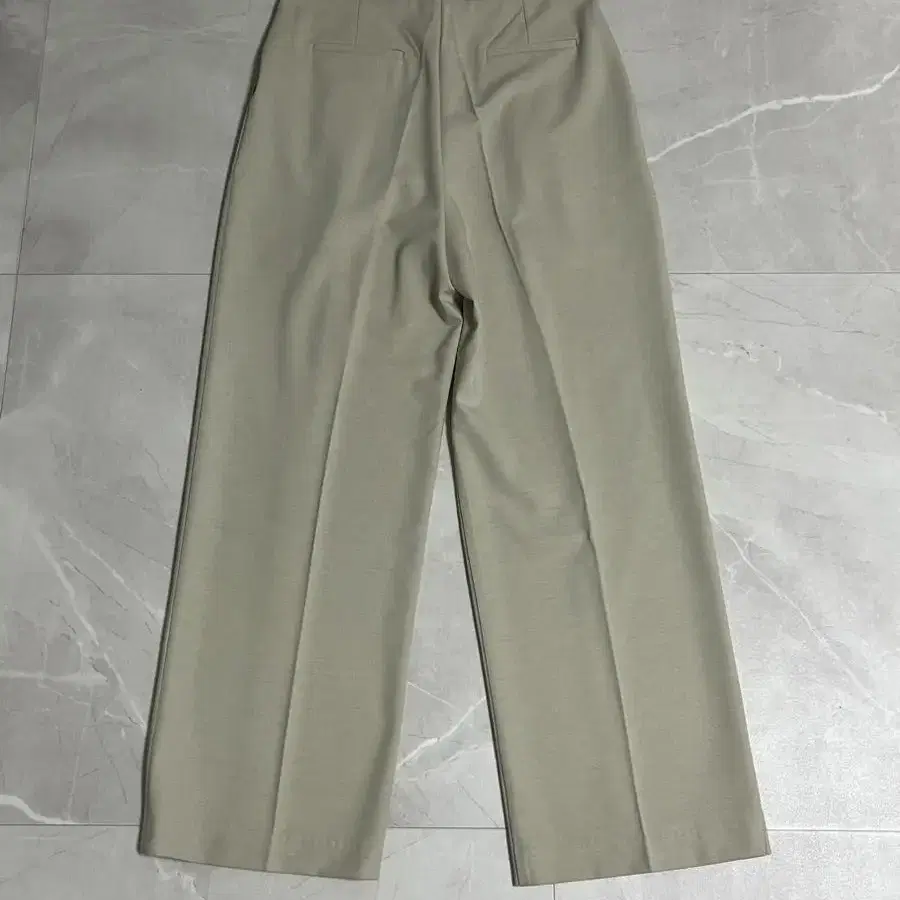 beige pintuck slacks