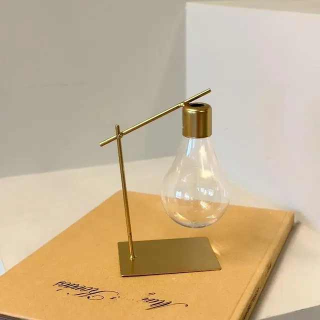 Unique light bulb vase 유니크 전구 화병