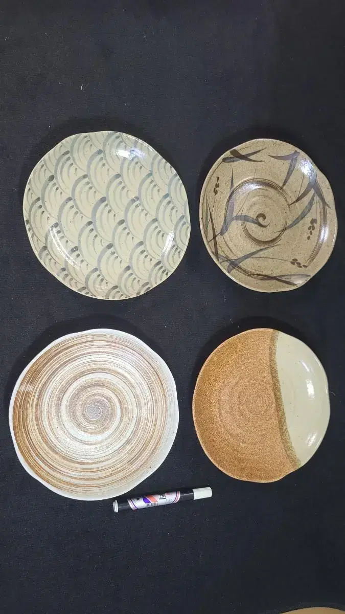 4 Japanese ceramic plates in bulk