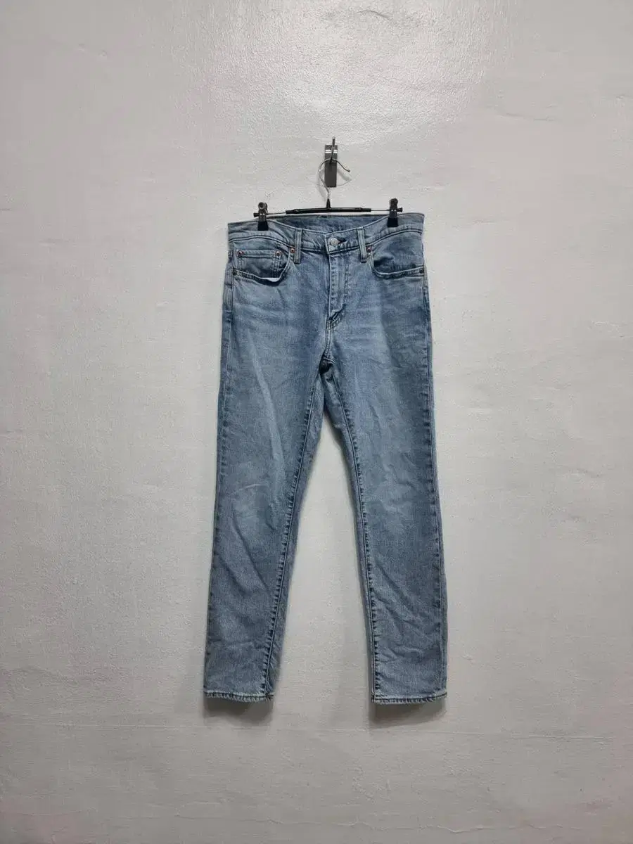 Levi's Men's Jeans Size 32 Length 105 Condition Good P1-284