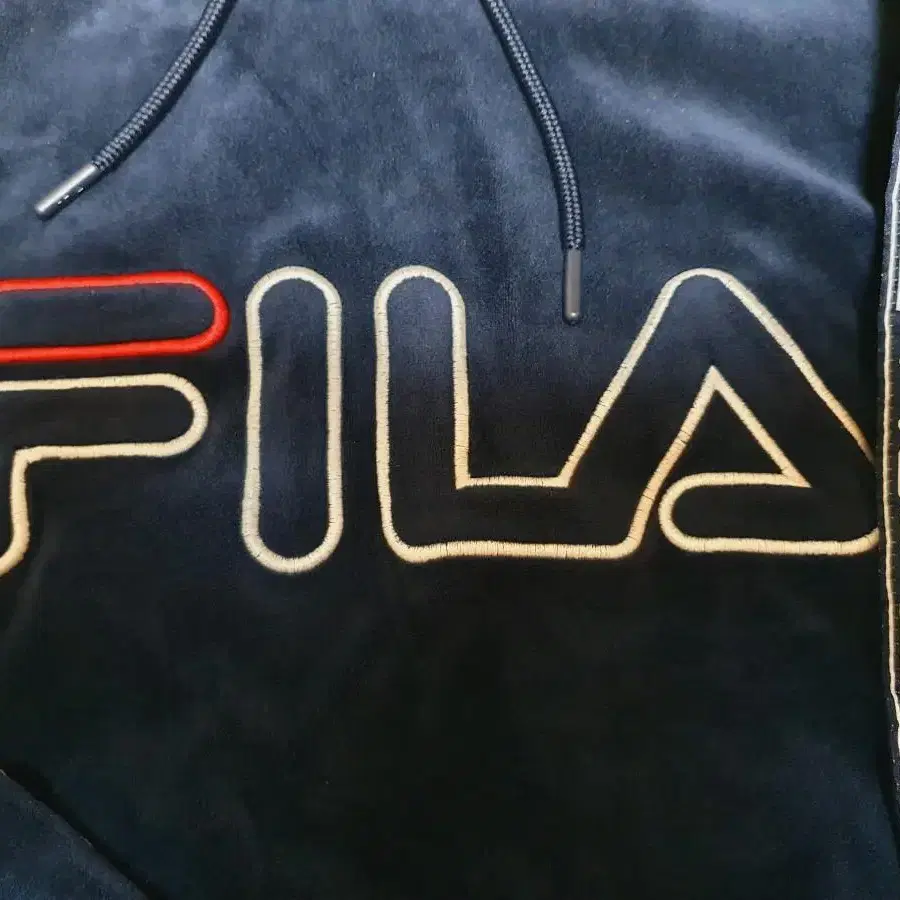 FILA 스페인 필라매장 벨벳 트레이닝 세트