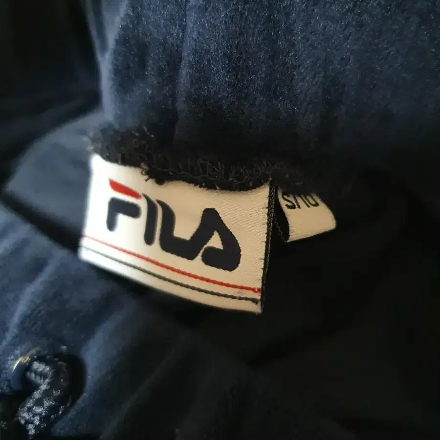 FILA 스페인 필라매장 벨벳 트레이닝 세트