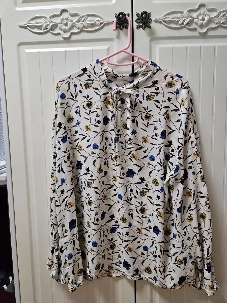 Pretty blouse for sale