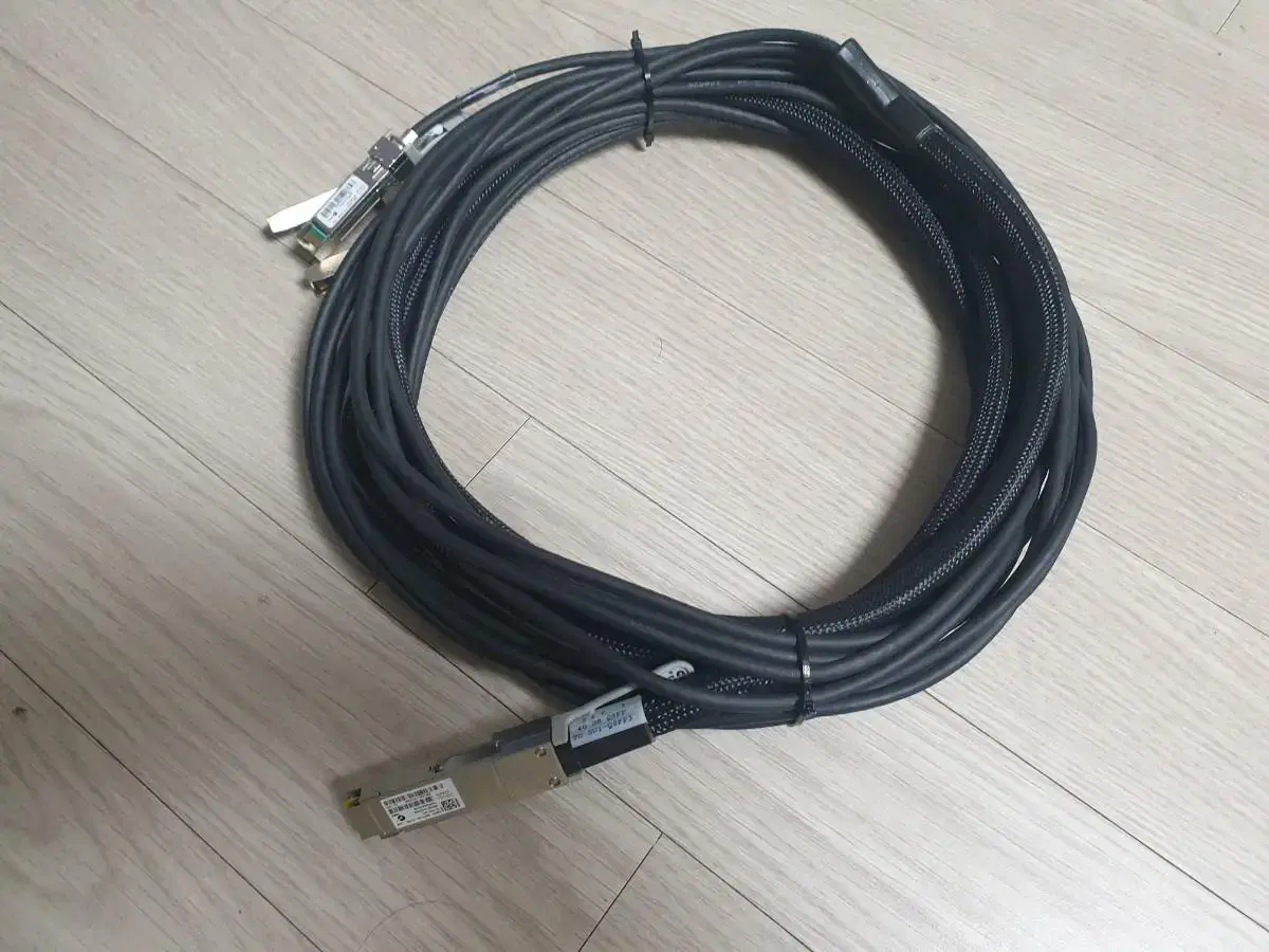 시스코 QSFP-4SFP10G-CU5M / Breakout DAC 케이블