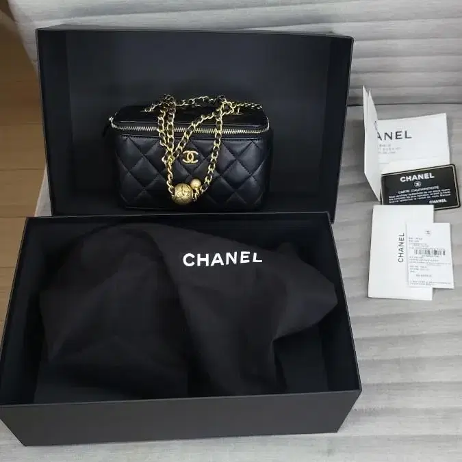 Chanel(샤넬) AP2303 램스킨 베니티 코스메틱골든볼 금장체인