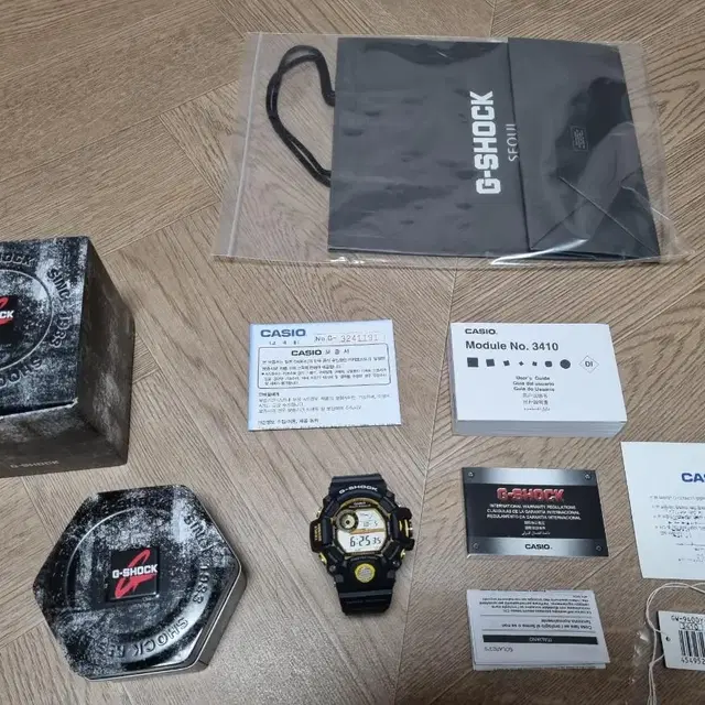 G SHOCK 지샥 GW-9400Y-1DR 팜니다