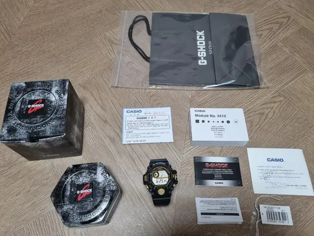 G SHOCK 지샥 GW-9400Y-1DR 팜니다