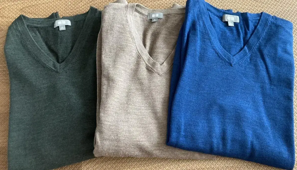 UNIQLO V-neck wool long-sleeved knit XL 3 piecesBulk