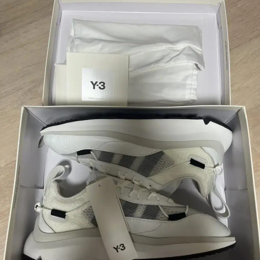 Y-3 런 화이트 스니커즈 280 사이즈 새상품