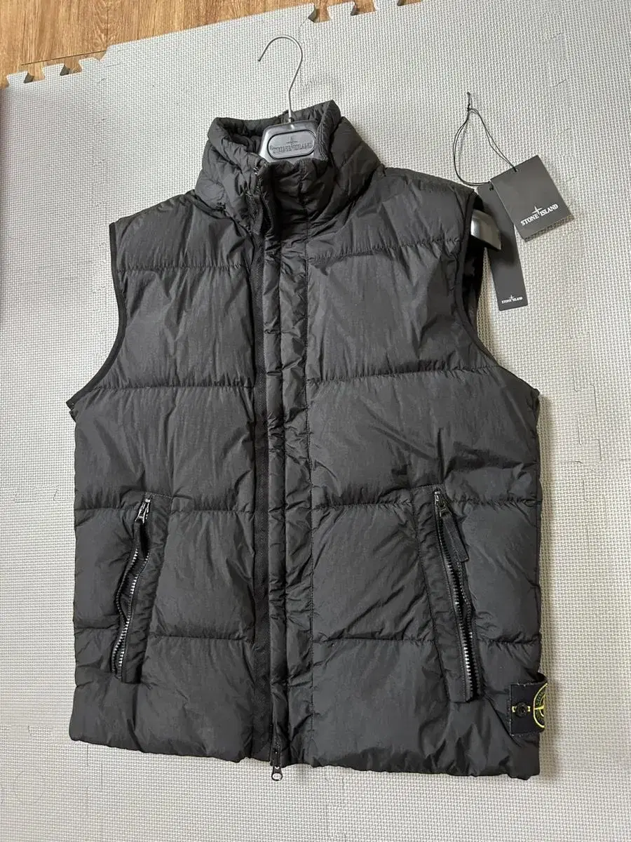 Stoneariland Padded Vest Size 100