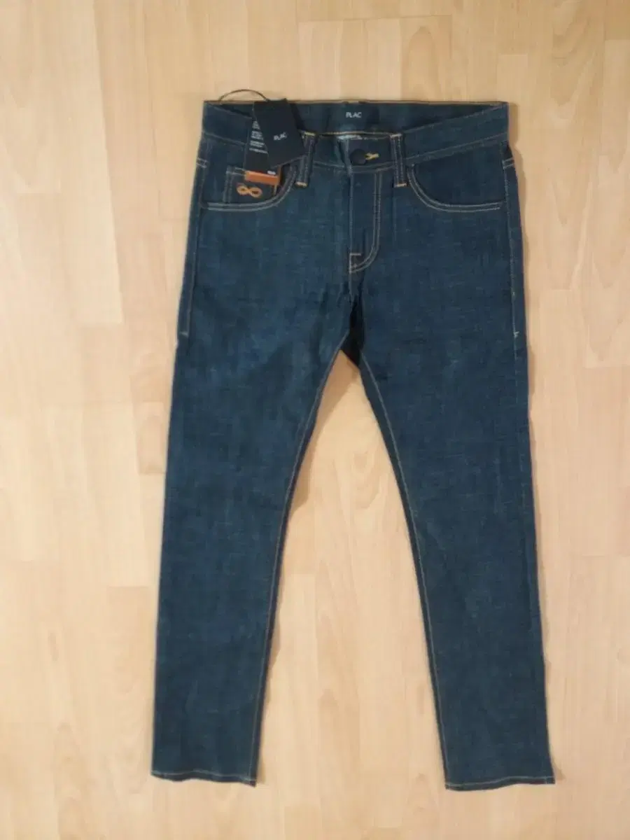 Women's black straight jeans (new product. Spandex 29)