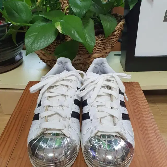 adidas 아디다스 슈퍼스타 메탈 토 화이트 흰검225-230