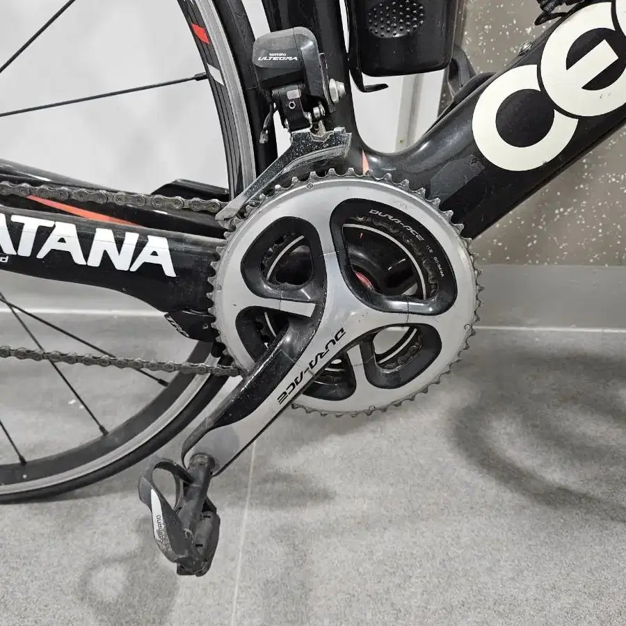 울테그라CEEPO KATANA팝니다 울테그라 di2 듀라크랭크 기본휠드림