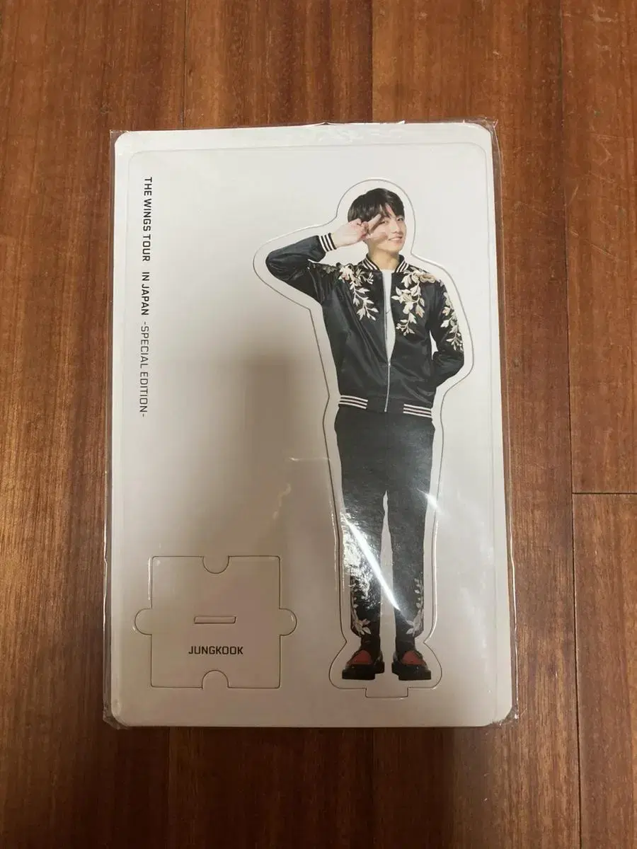 BTS bangtan Wingcon Japan Kyocera Dome Paperstand jungkook sealed WTS