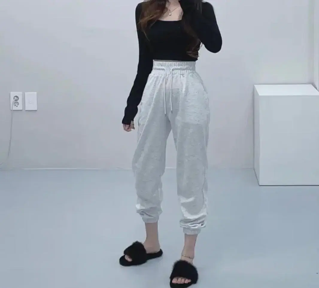 [ABLEY] Super comfy high waist hidden banding slim waist jogger straight leg pants