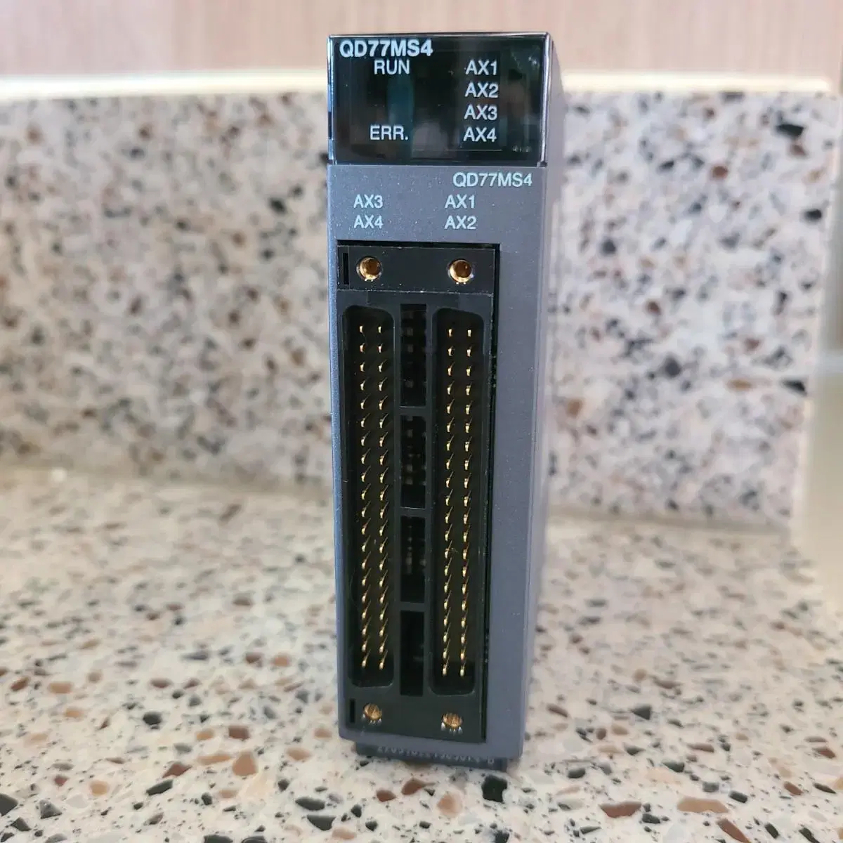 QD77MS4 | 브랜드 중고거래 플랫폼, 번개장터
