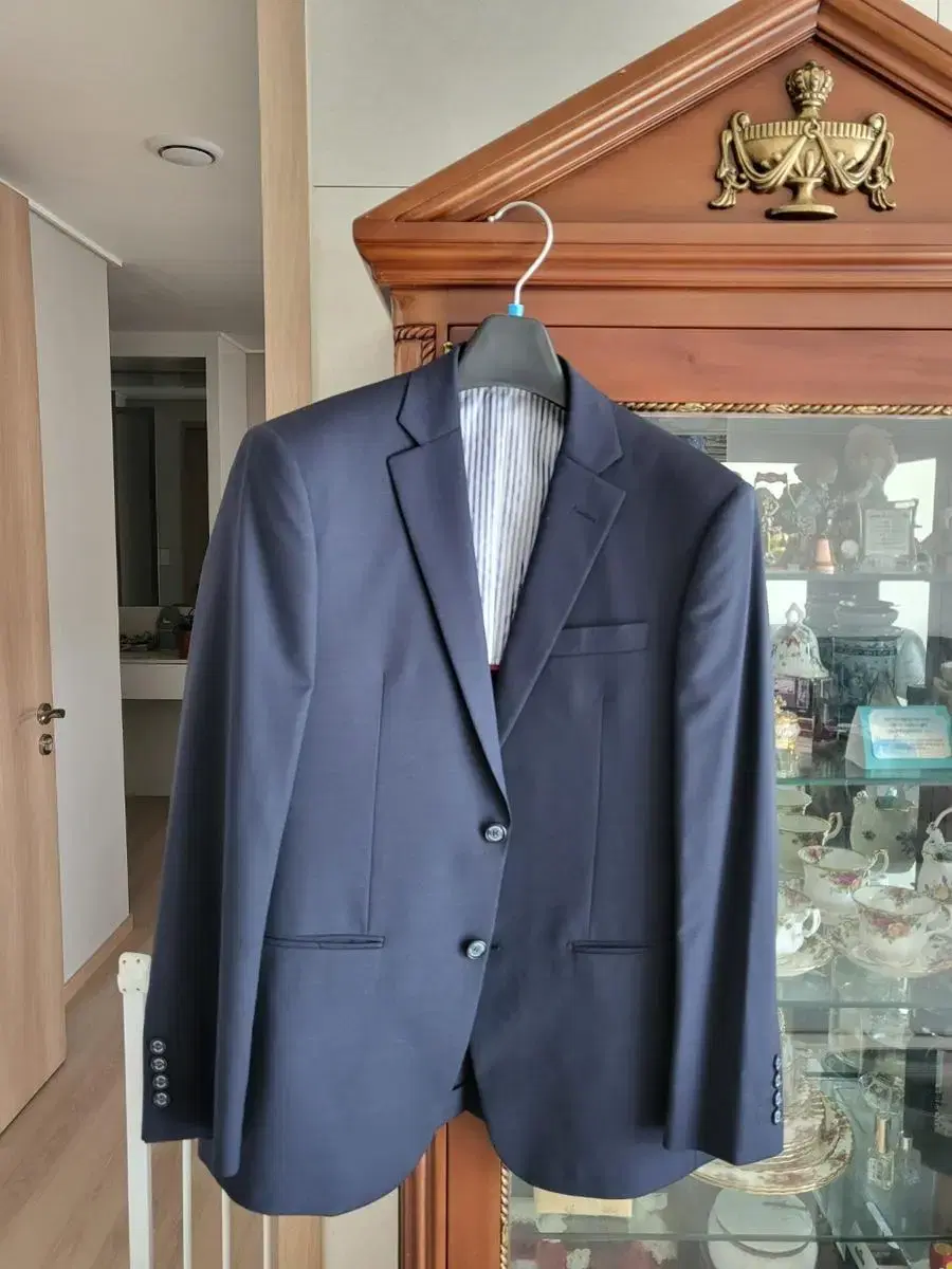 Maukroger Suit (Navy Blue)