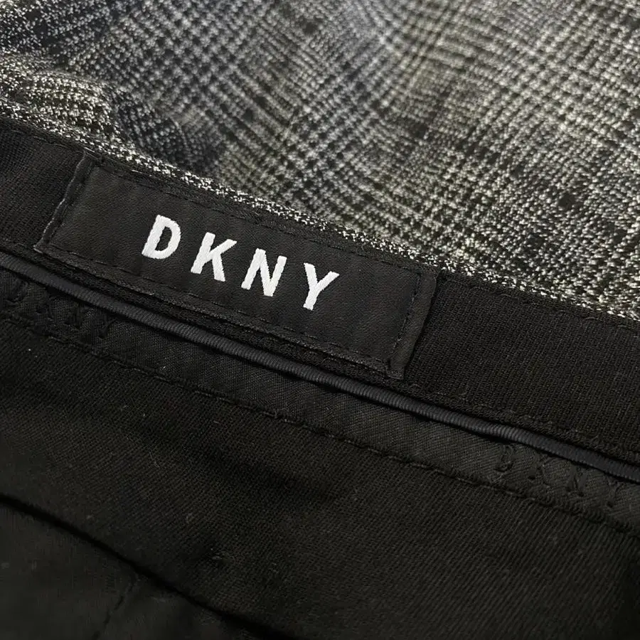 DKNY 블레이저 & 슬렉스 셋업 판매합니다