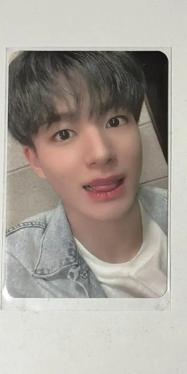 Jeno photocard