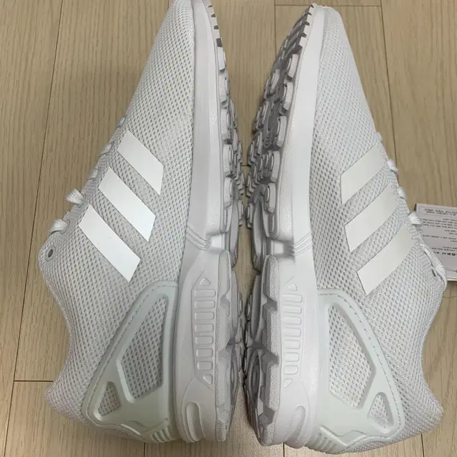 [275] 아디다스 ZX FLUX 화이트