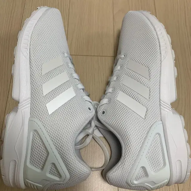 [275] 아디다스 ZX FLUX 화이트