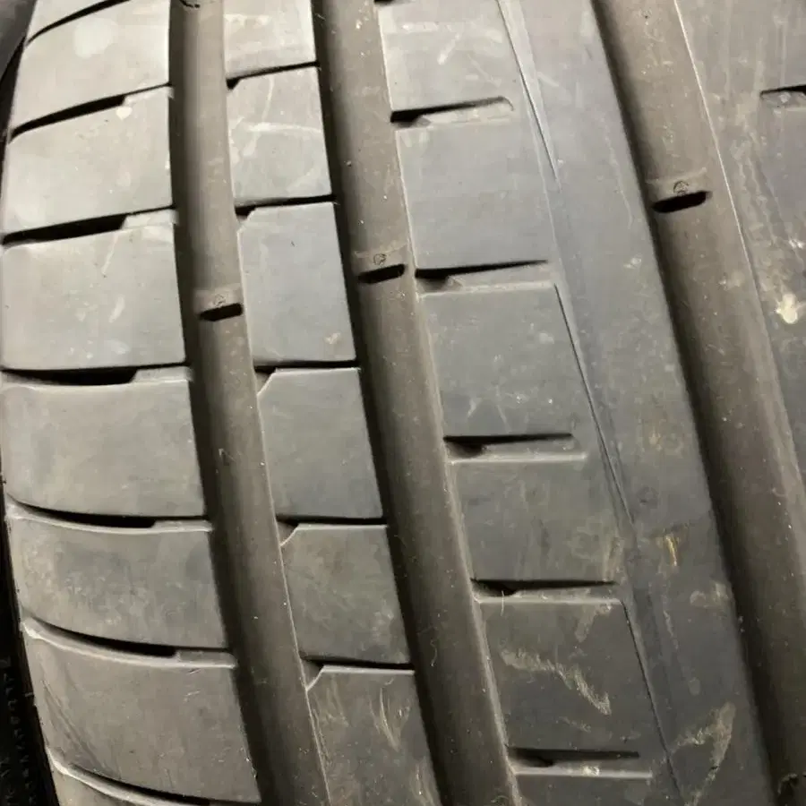 275/30R20 중고T