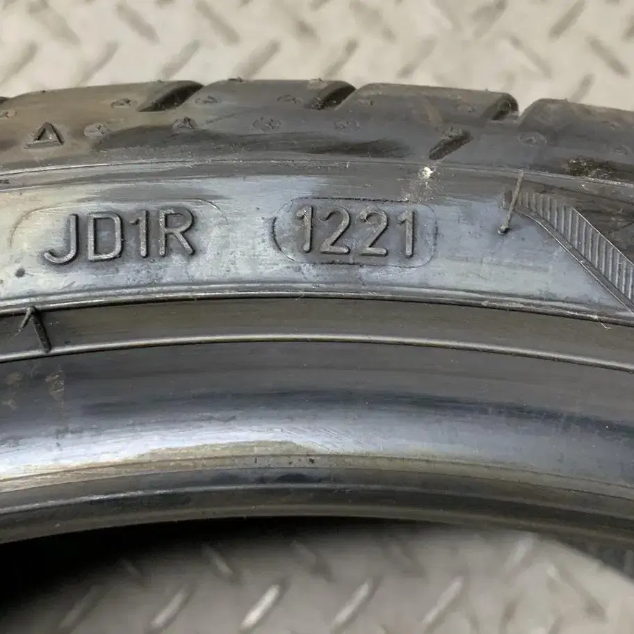 275/30R20 중고T