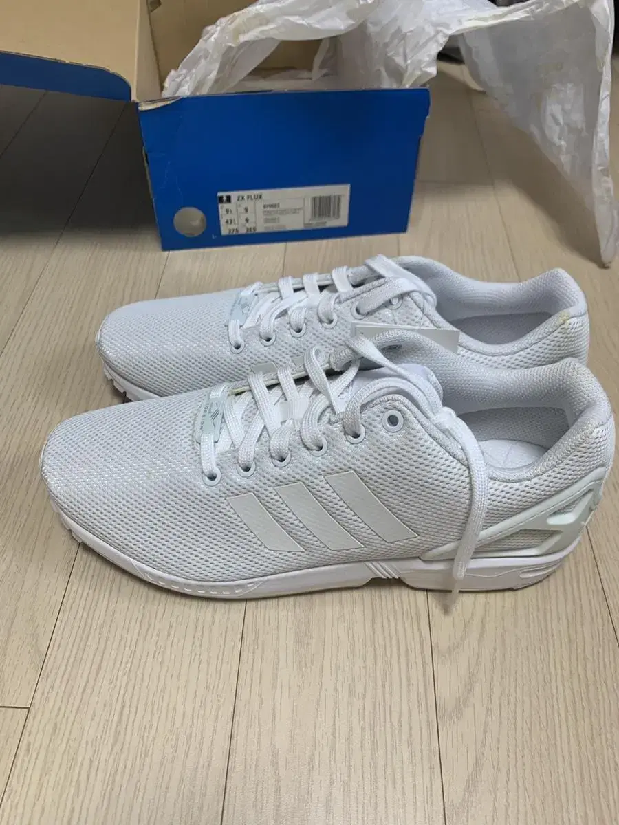 [275] 아디다스 ZX FLUX 화이트 운동화