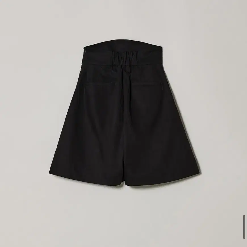 르누이 High-rise A line shorts