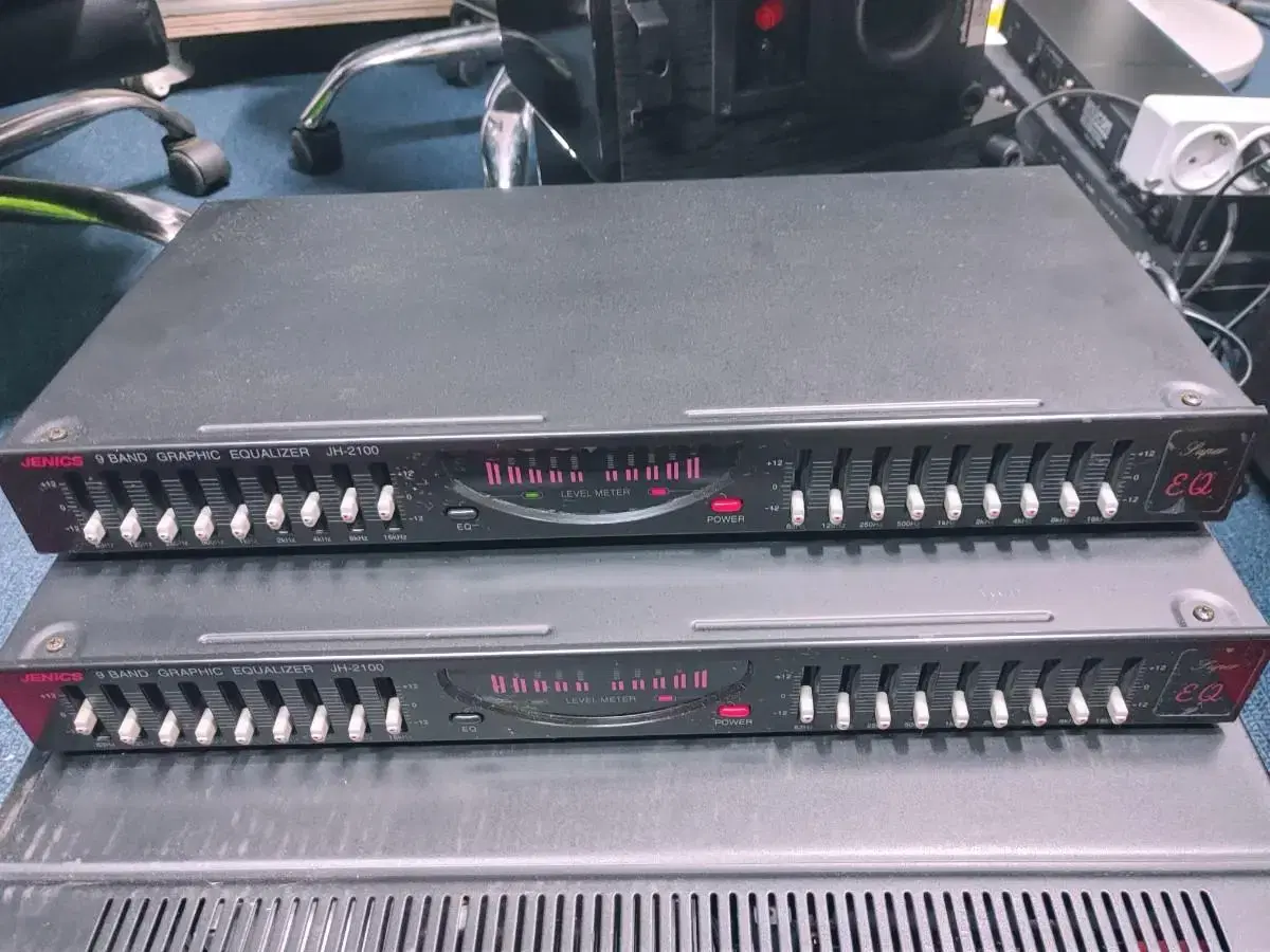 Genix. AV Equalizer JH-2100