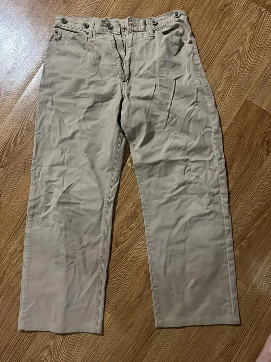 Levi's Chino Pants, sold!