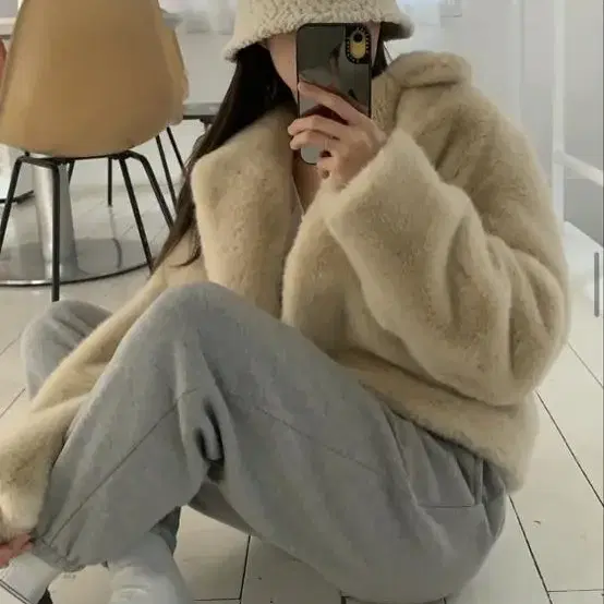 스키니피그 cozy fur jacket