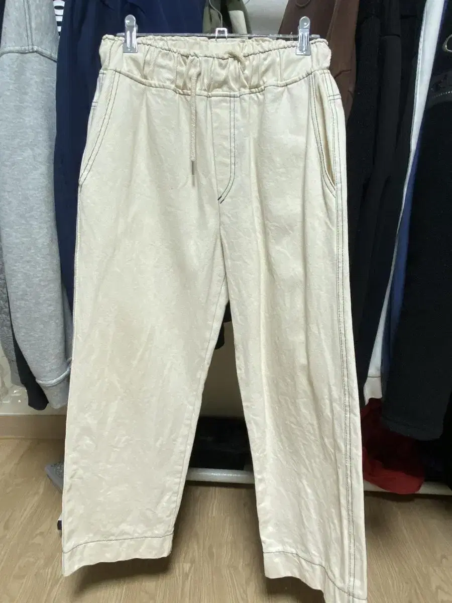 White long pants