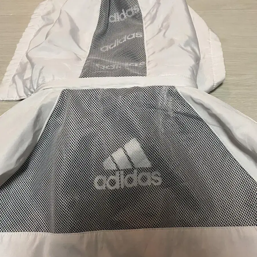 90년대 Adidas 아디다스 바람막이 (후드 탈부착 가능)