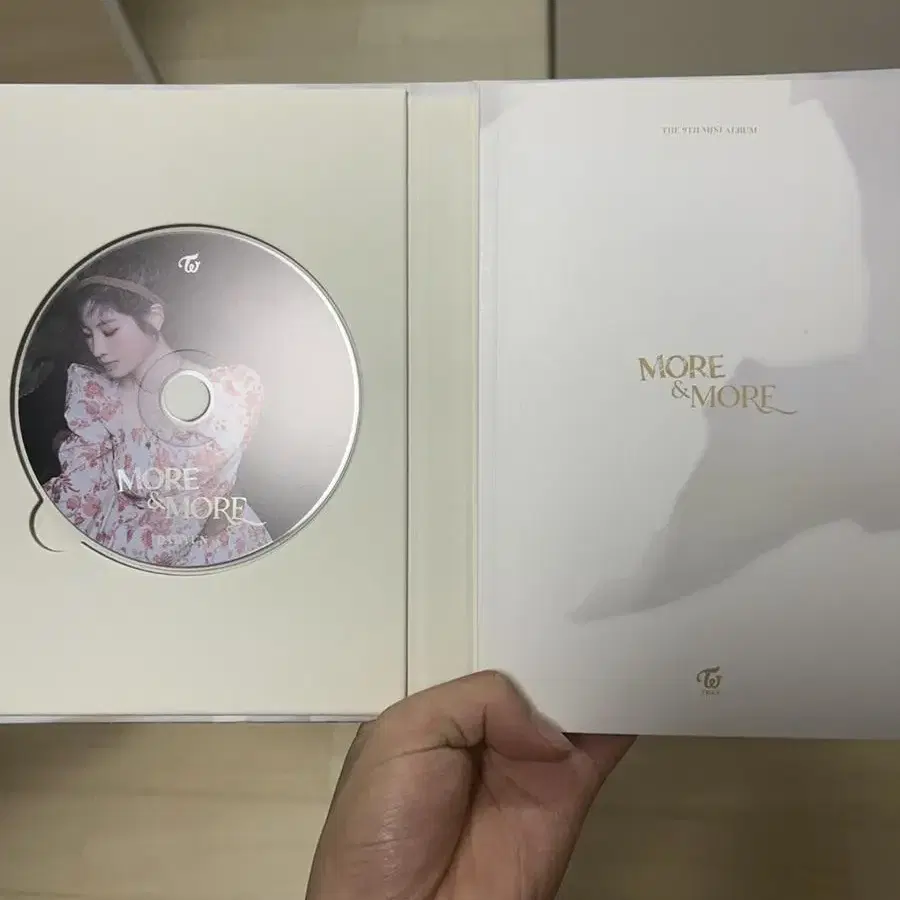 트와이스 more&more 앨범 3장 cd포함