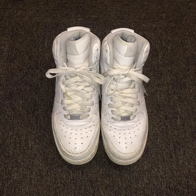 Vintage Nike AIR FORCE I  dot white hi