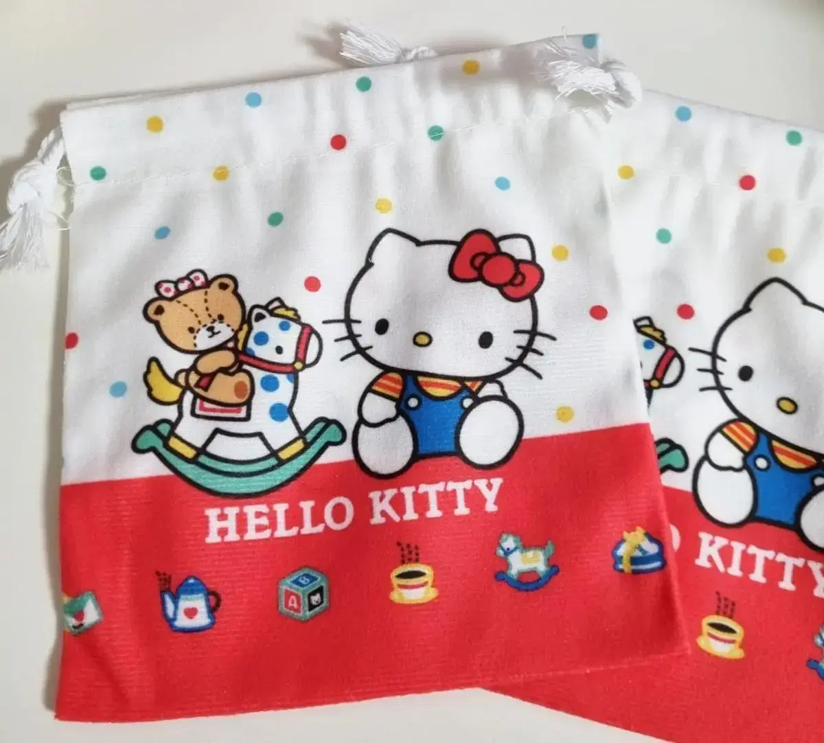 Hello Kitty pouch & pouch