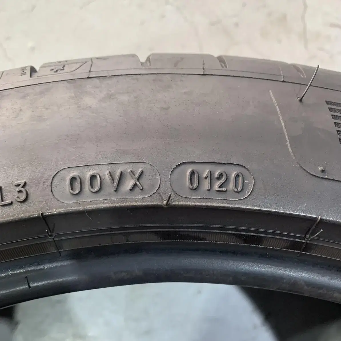 295/35R20 중고T