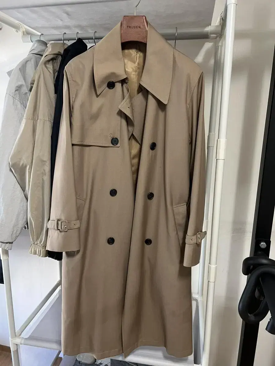 MMGL Trench Coat 1 size