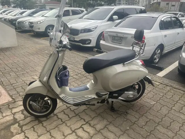 23년식 900KM++ 베스파 프리마베라 125cc 부산 급매 슬립O