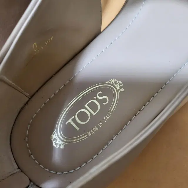 (정품/중고) TODS 샌들