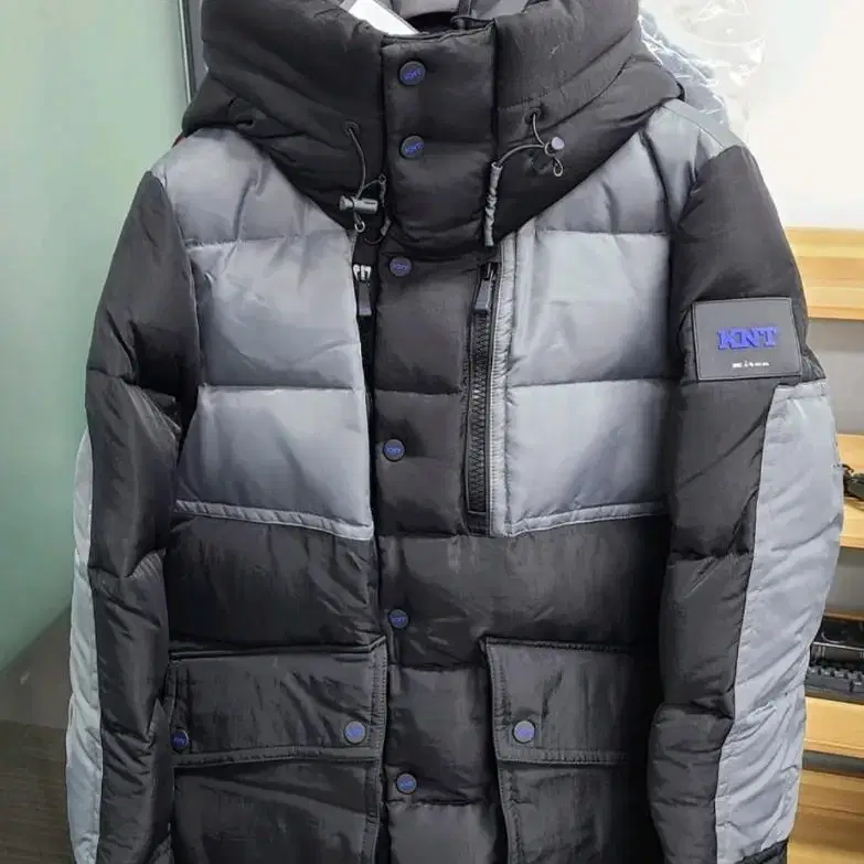 키톤 투톤 후드 파카 (Kiton Down hooded parka)