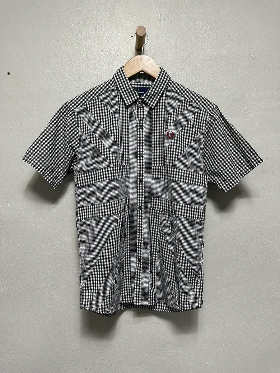 Fred Perry Union Jack Design Logo Half Shirt