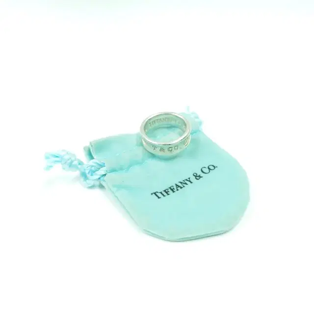 TIFFANY&CO 티파니앤코 1837 와이드 실버링 반지 A995