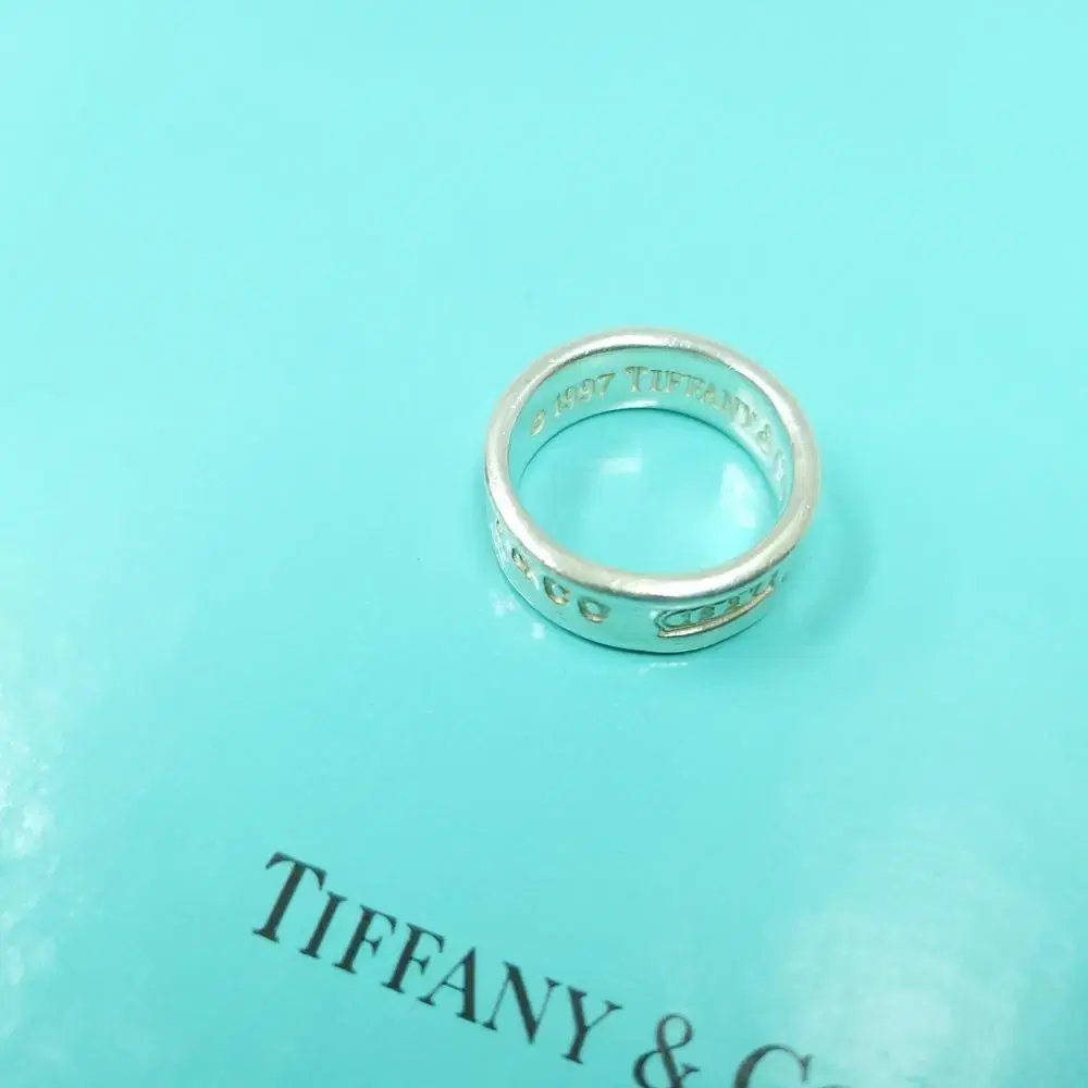 TIFFANY&CO 티파니앤코 1837 와이드 실버링 반지 A995