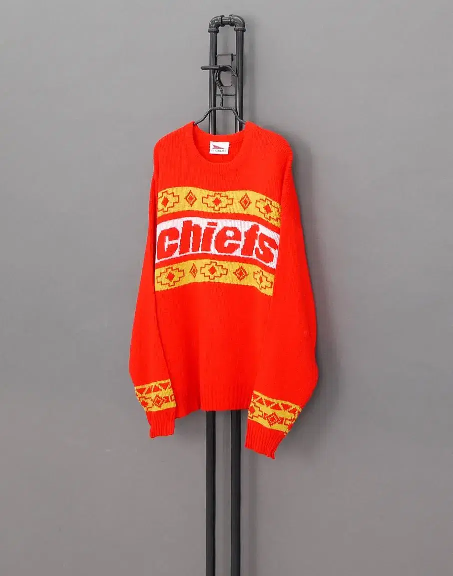 PRO ELITE 90's USA Made Chiefs Football Team SweatshirtM105